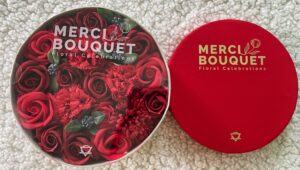 Round Box - Classic Red Roses (SFBX-06)
